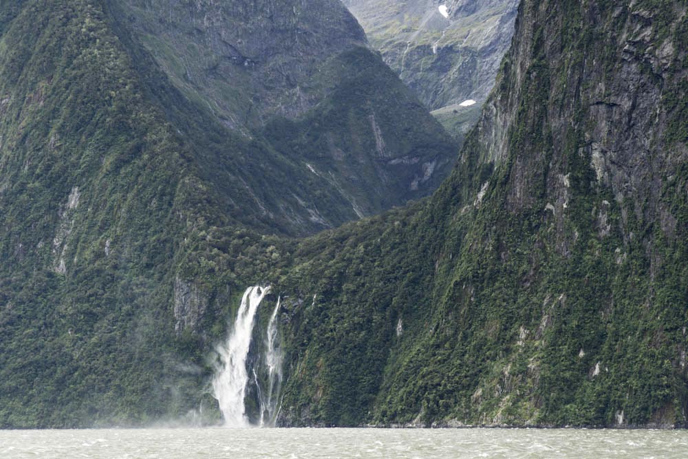 waterfall-and-hanging-valley-new-zealand-geology-pics