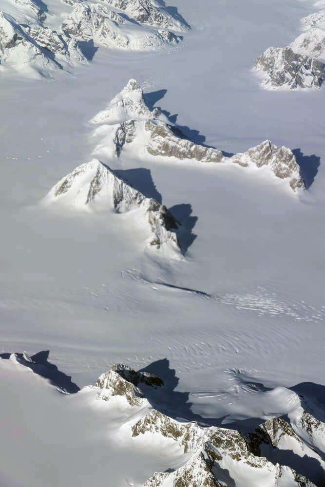 Greenland Ice and mountains (vertical) – Geology Pics