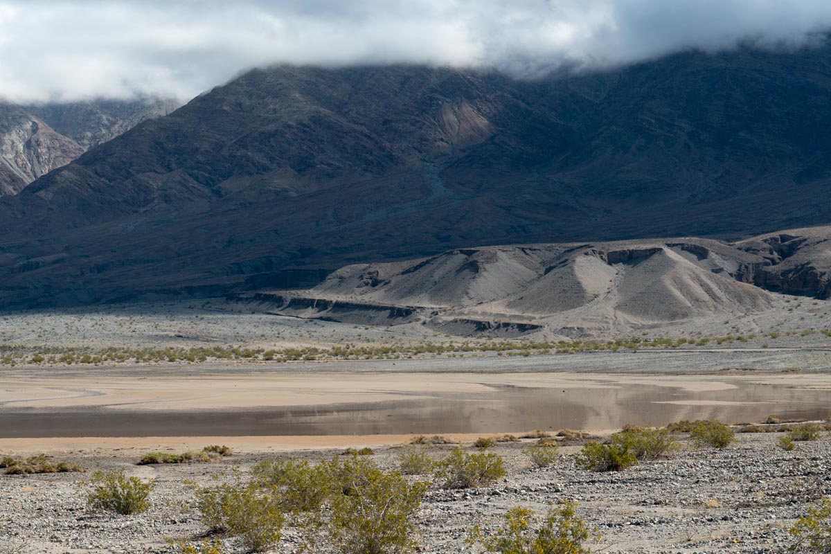 fault-scarp-cutting-alluvial-fan-deposits-geology-pics