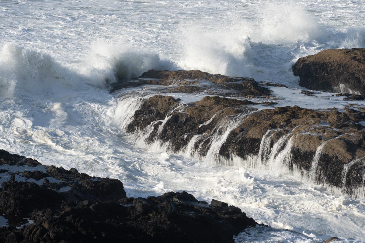 Breaking waves, Oregon coast – Geology Pics