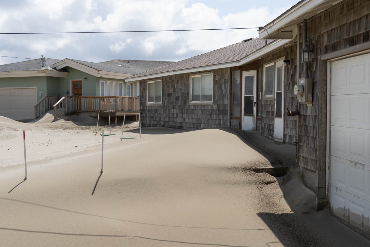 Drifting sand and houses, Waldport, Oregon – Geology Pics